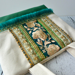 推しカラーgreenキラキラ輝く花モチーフインド刺繍リボントートバッグ 5枚目の画像