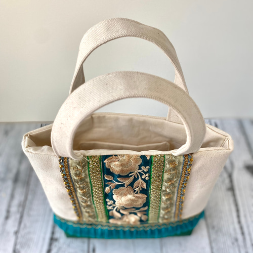 推しカラーgreenキラキラ輝く花モチーフインド刺繍トートバッグ 推しカラーgreenキラキラ輝く花モチーフインド刺繍トートバッグ