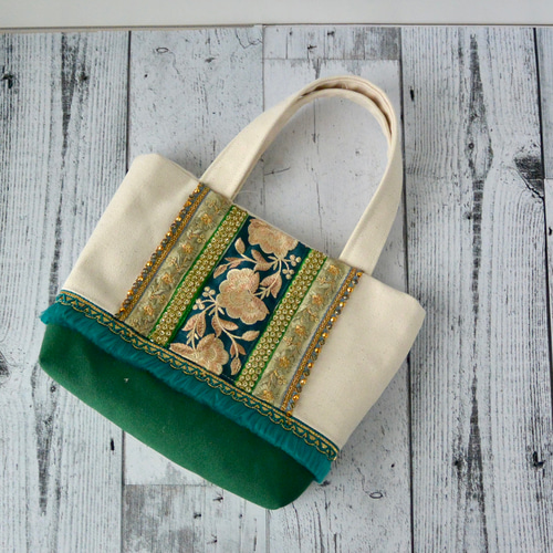 トートバッグ　インド刺繍ハイクラスピンク　ハンドメイド 推しカラーgreenキラキラ輝く花モチーフインド刺繍トートバッグ