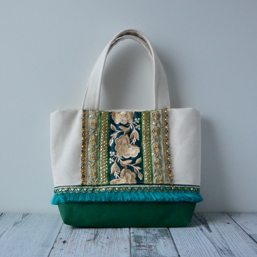 推しカラーgreenキラキラ輝く花モチーフインド刺繍トートバッグ 推しカラーgreenキラキラ輝く花モチーフインド刺繍トートバッグ
