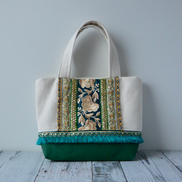推しカラーgreenキラキラ輝く花モチーフインド刺繍トートバッグ