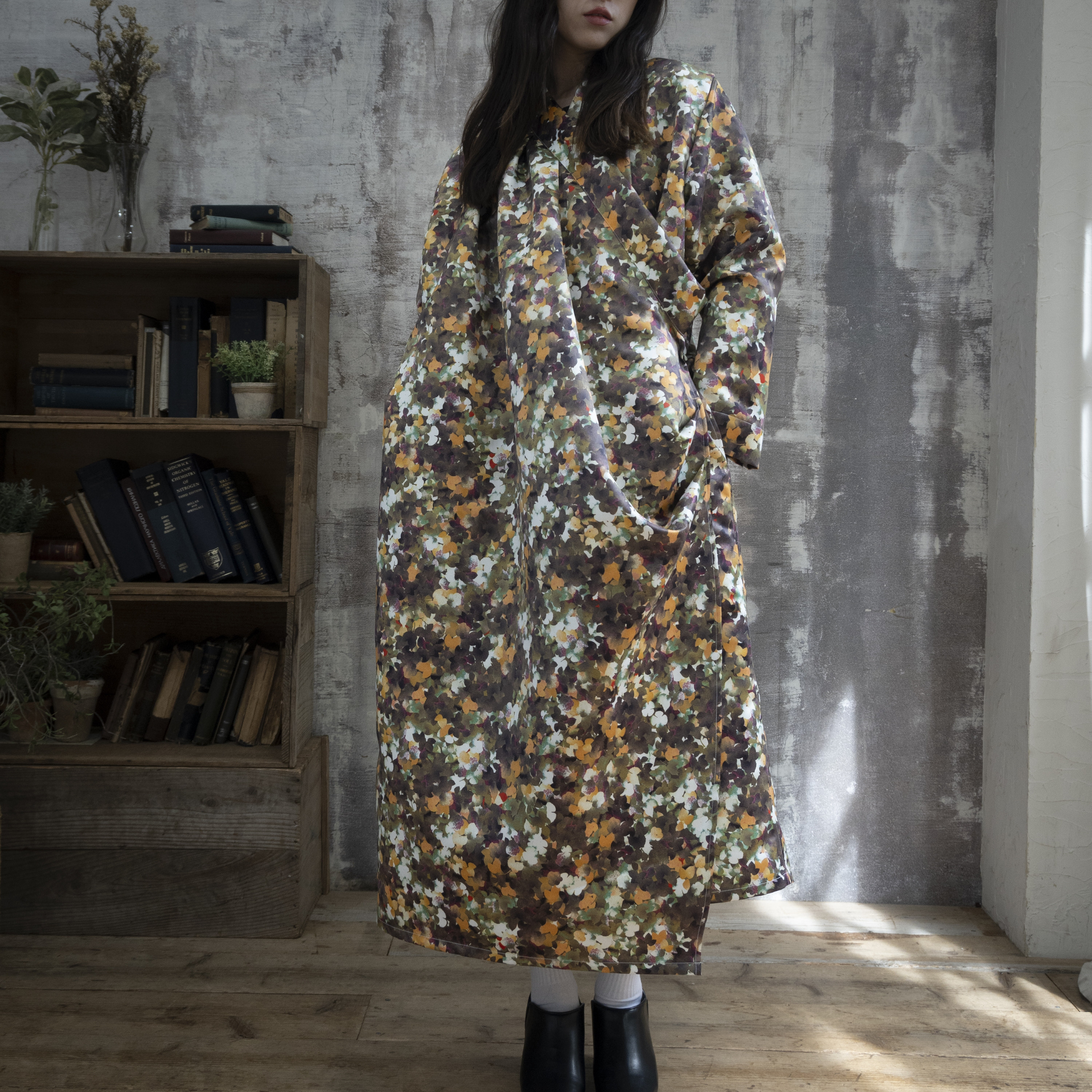 送料無料【完全一点物】ユニセックス　カシュクールワンピース（押し花柄）