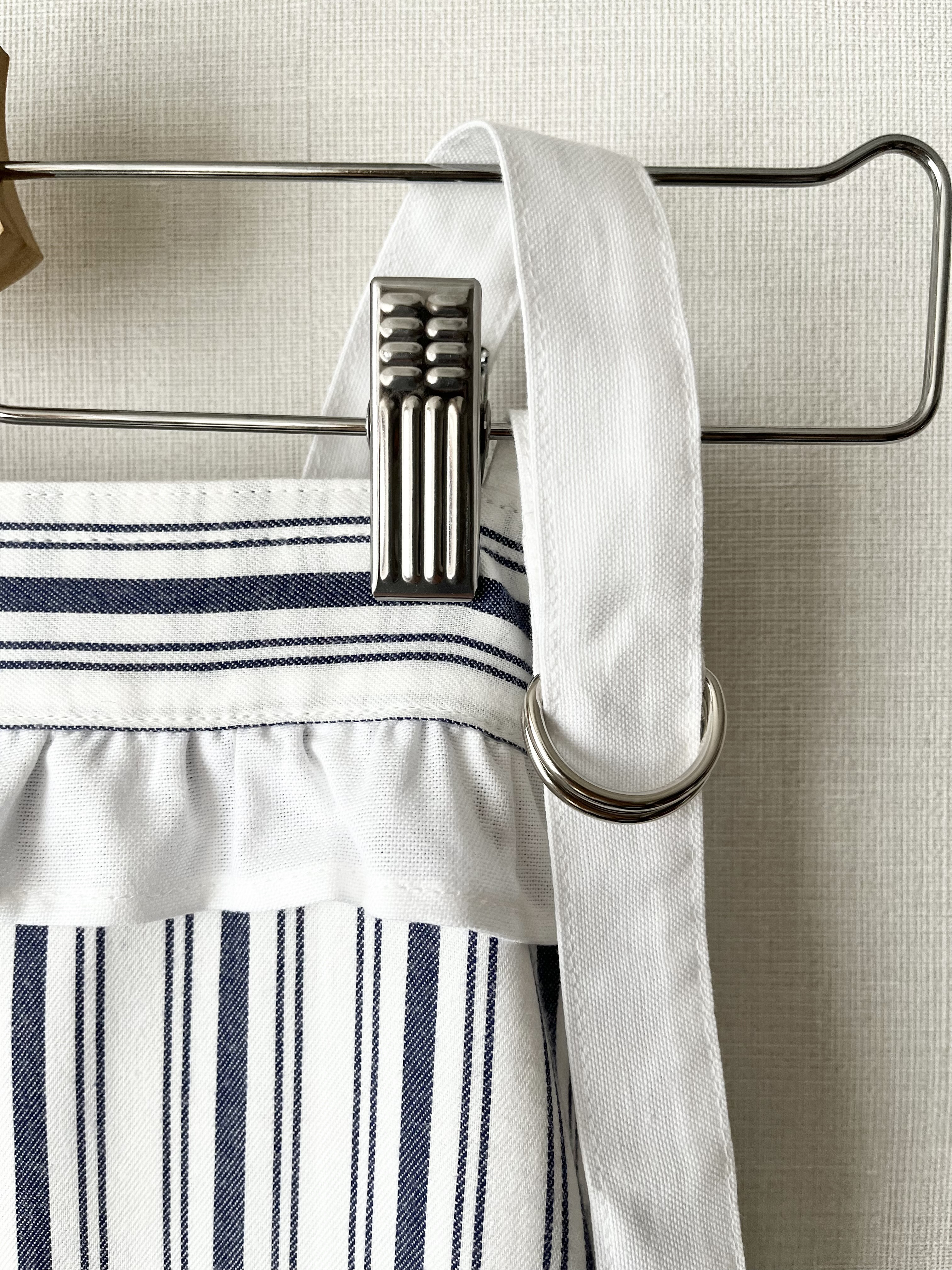 フレンチカントリーなストライプロングギャザーエプロン(ホルターネックタイプ)