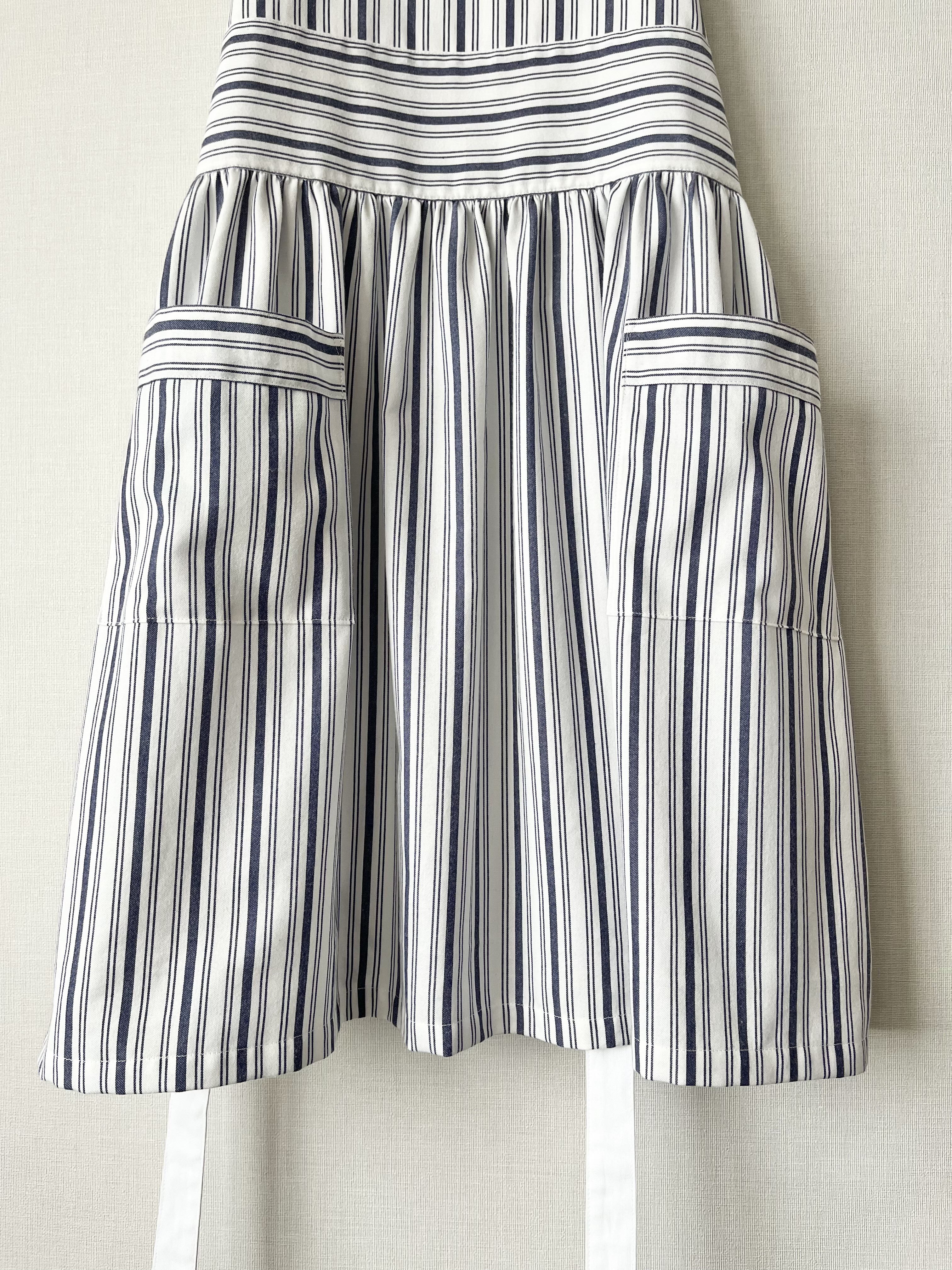 フレンチカントリーなストライプロングギャザーエプロン(ホルターネックタイプ)