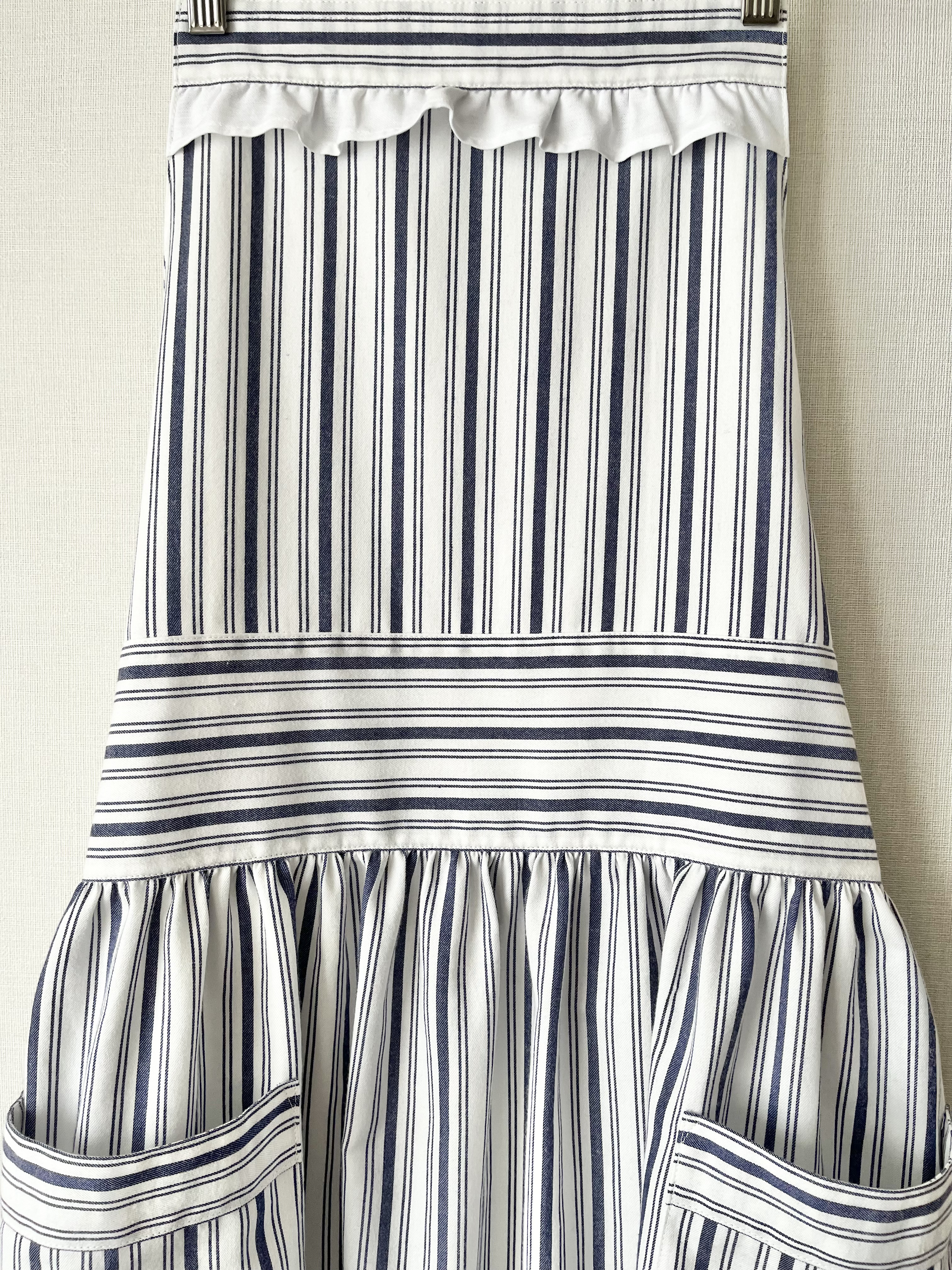 フレンチカントリーなストライプロングギャザーエプロン(ホルターネックタイプ)