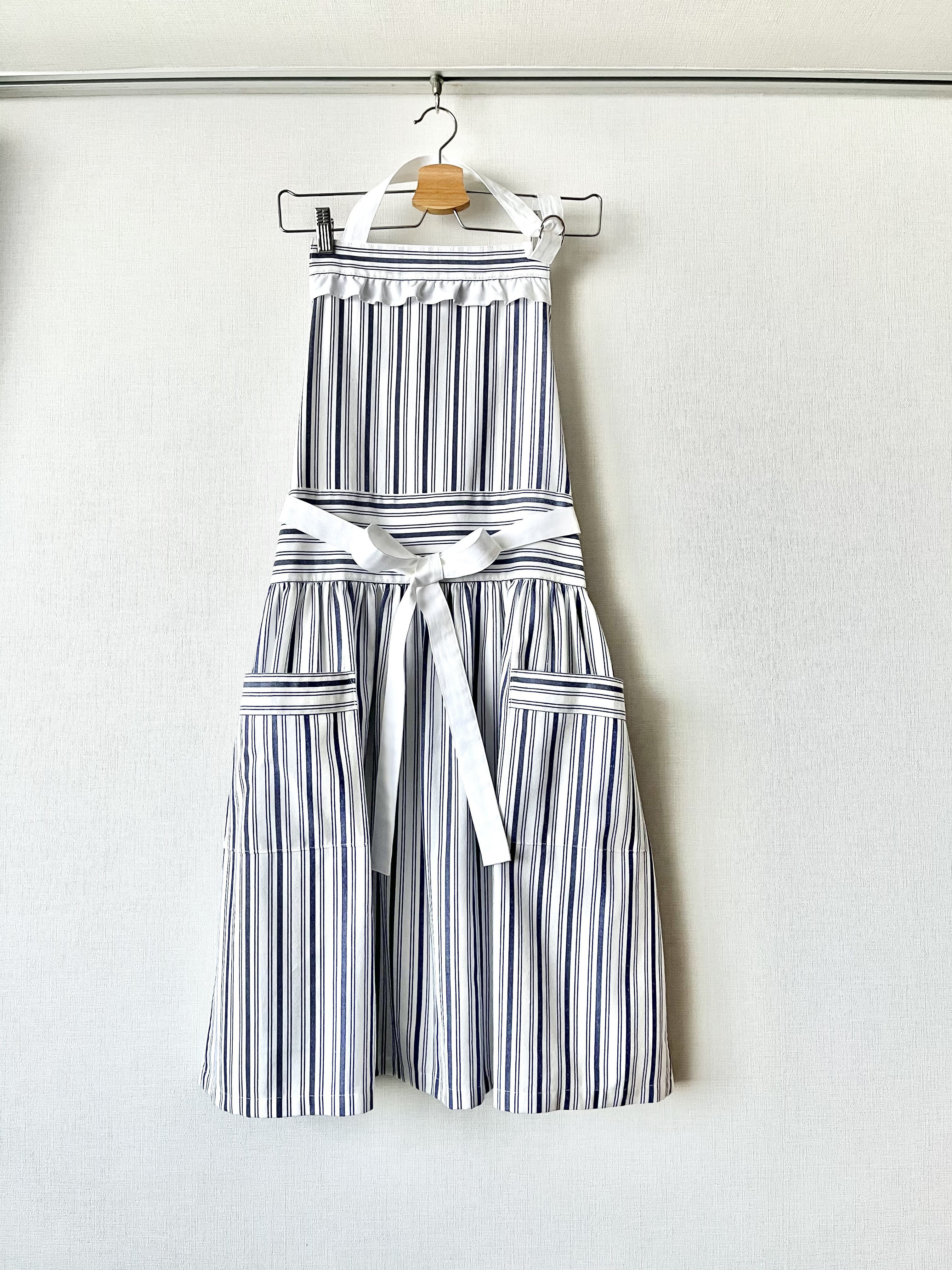 フレンチカントリーなストライプロングギャザーエプロン(ホルターネックタイプ)エプロン