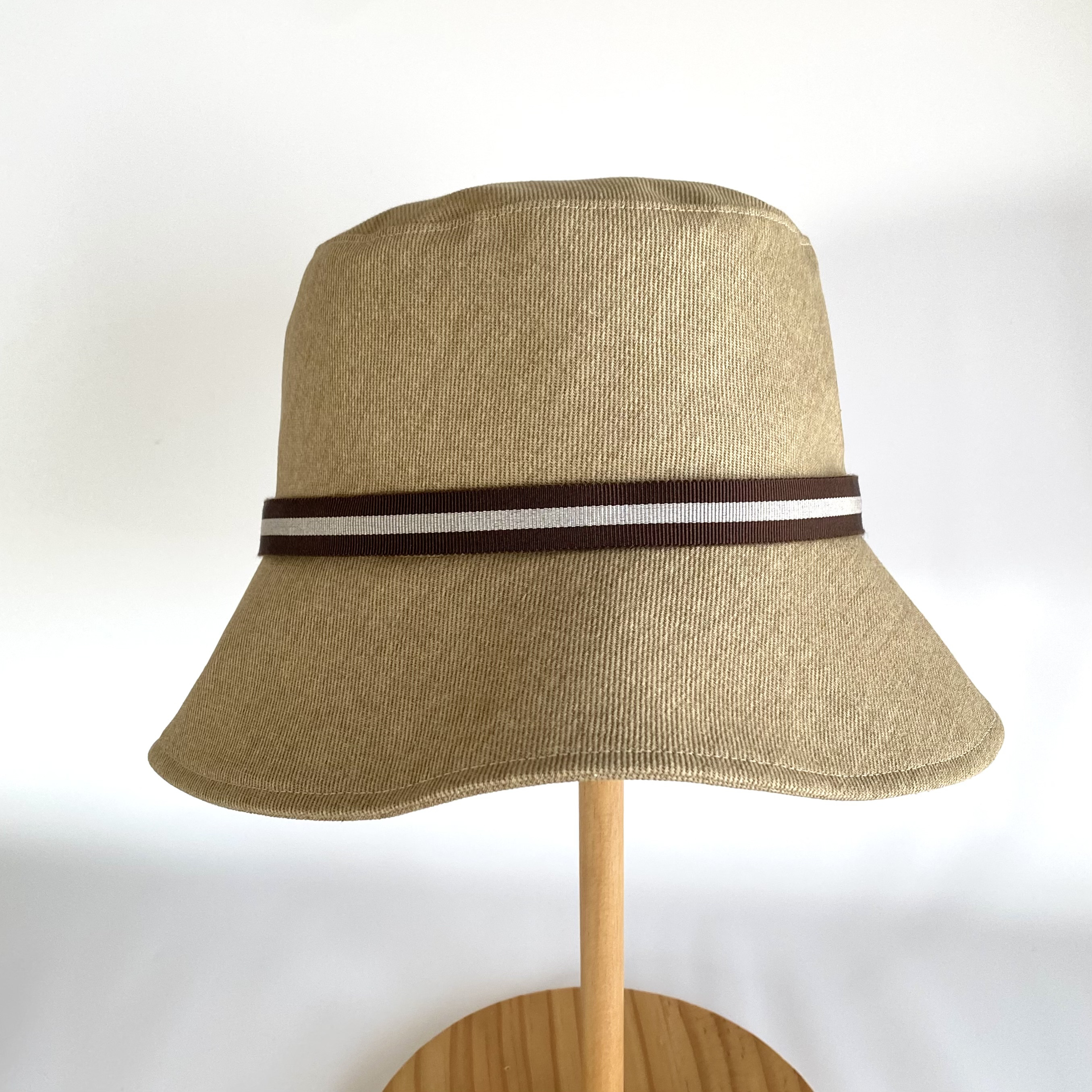 【春のおでかけに】木馬リボンの帽子《受注製作＊SS/S/M/L/LL》バケットハット/日本製コットン/ベージュ