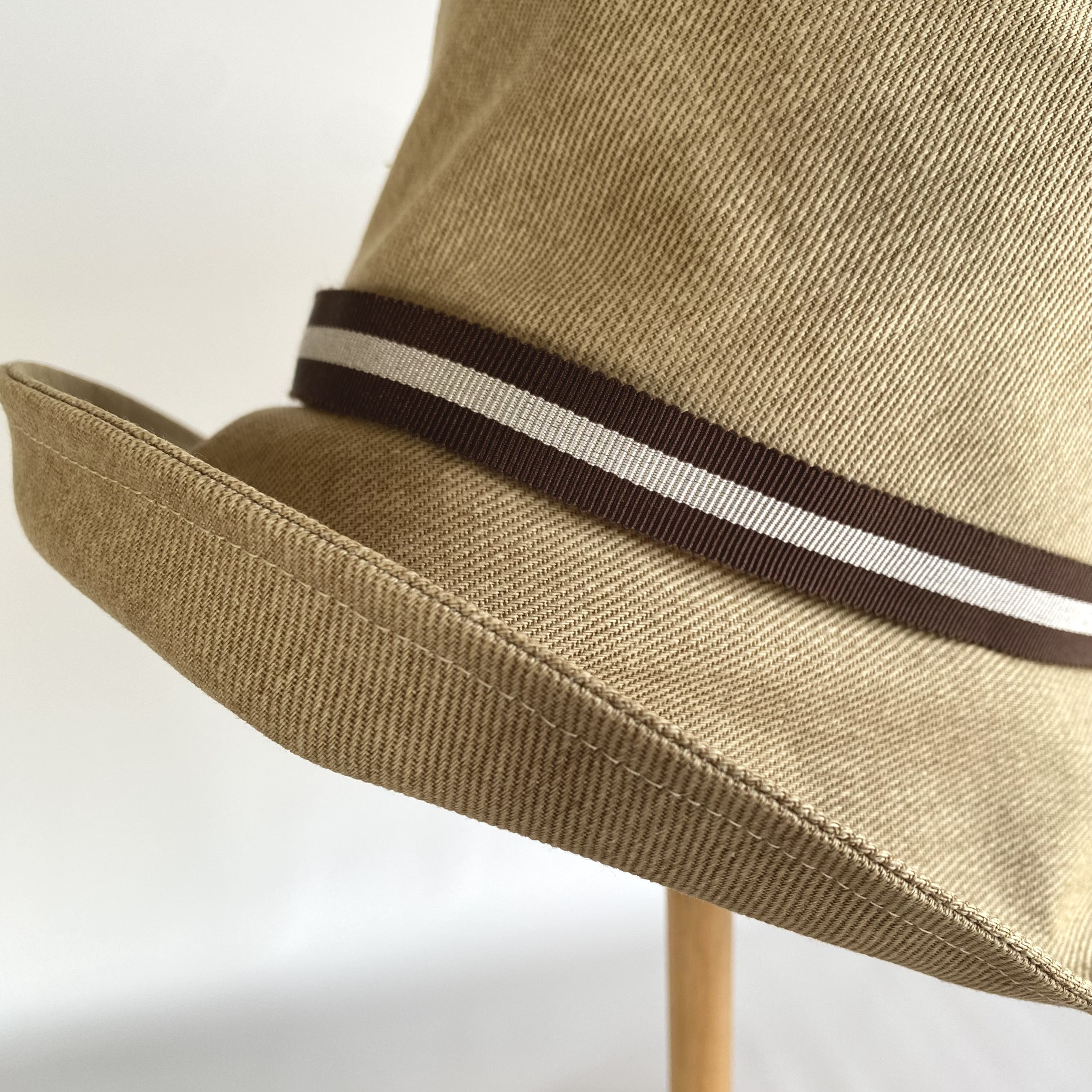 【春のおでかけに】木馬リボンの帽子《受注製作＊SS/S/M/L/LL》バケットハット/日本製コットン/ベージュ