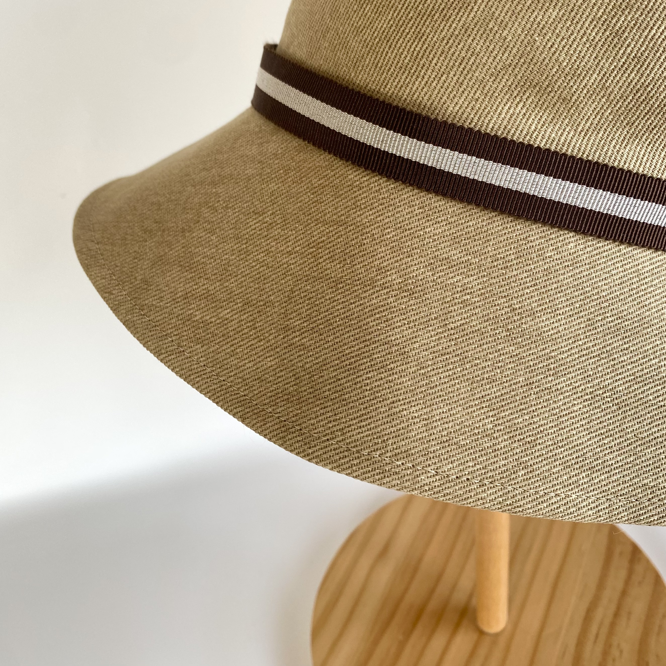 【春のおでかけに】木馬リボンの帽子《受注製作＊SS/S/M/L/LL》バケットハット/日本製コットン/ベージュ