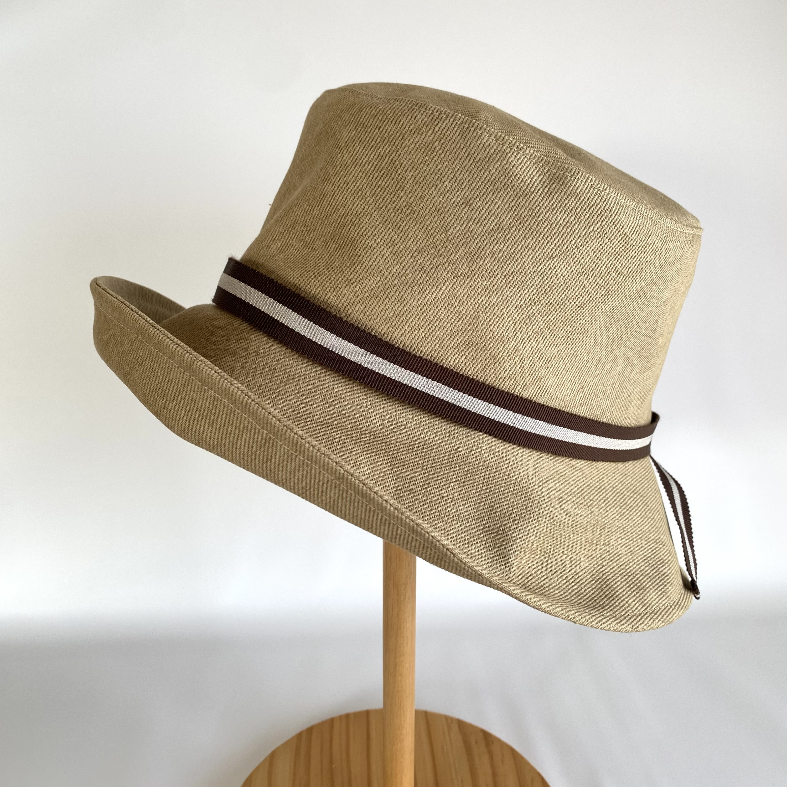 【春のおでかけに】木馬リボンの帽子《受注製作＊SS/S/M/L/LL》バケットハット/日本製コットン/ベージュ