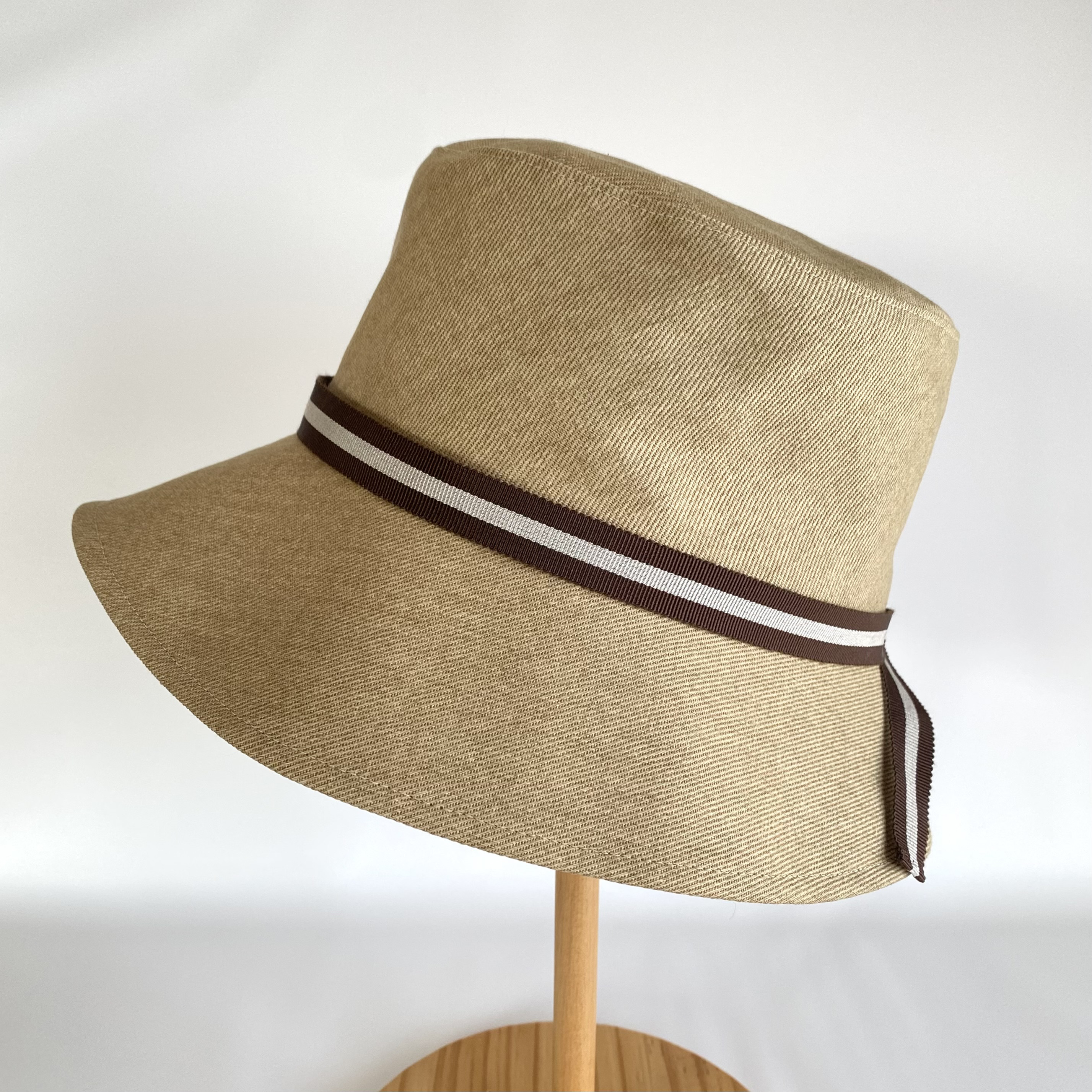 【春のおでかけに】木馬リボンの帽子《受注製作＊SS/S/M/L/LL》バケットハット/日本製コットン/ベージュ