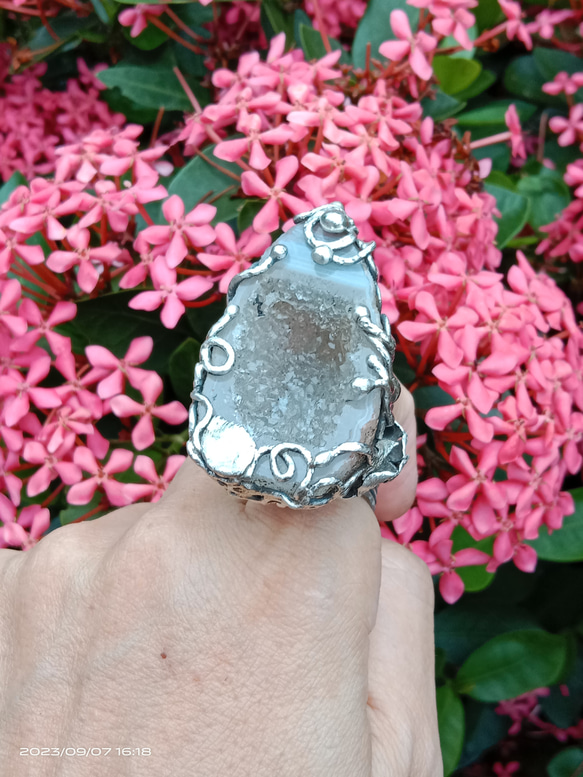 晶洞原礦手工銀戒 純銀戒指~ 「聚」~ Geode Silver Ring 第6張的照片