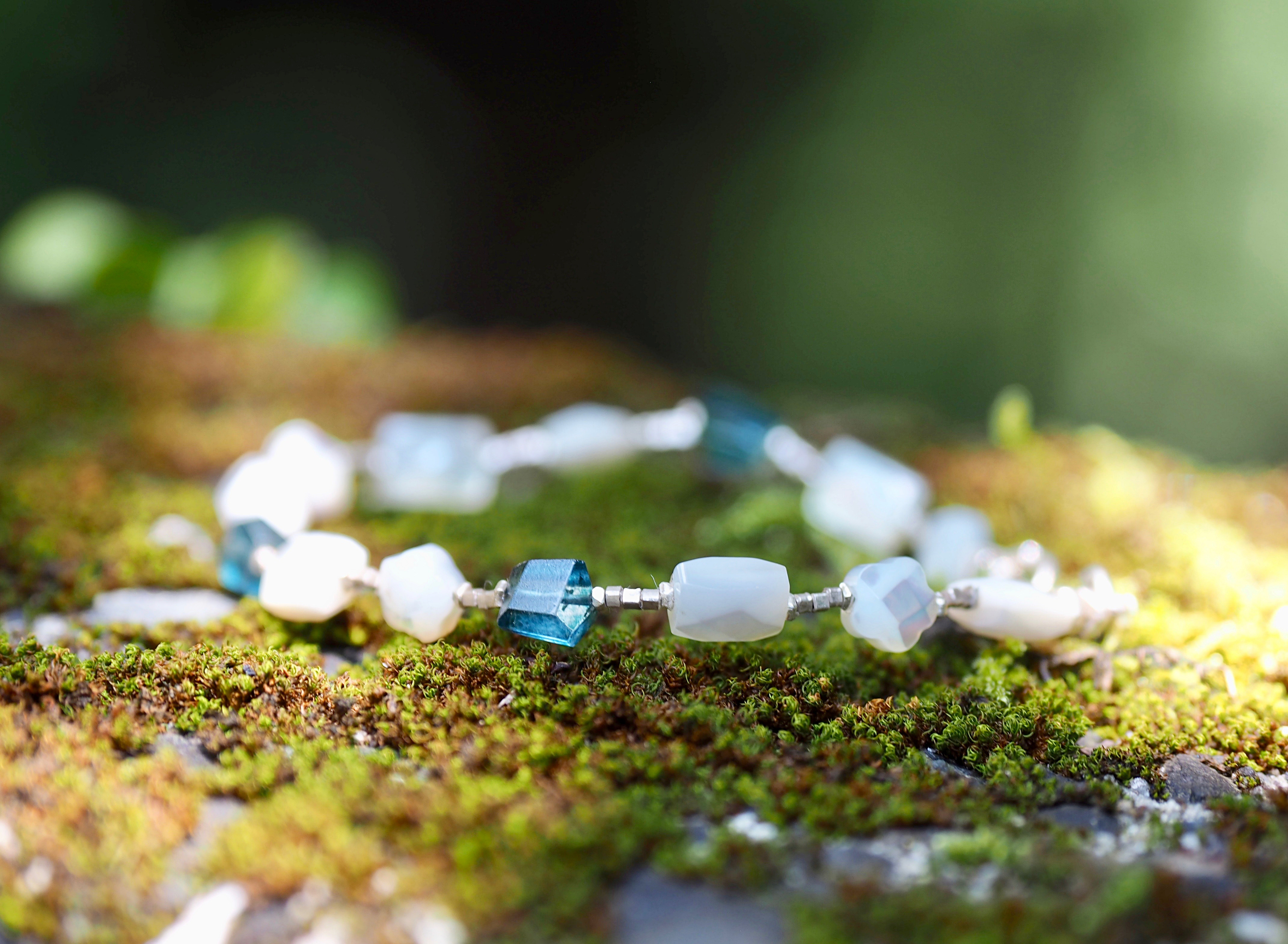 -white shell・london_blue topaz- bracelet