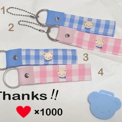 Thanks‼︎1000いいね♡ファミリアワッペンギンガムチェックのキーホルダー/キーリング&キーホルダータイプ 1枚目の画像