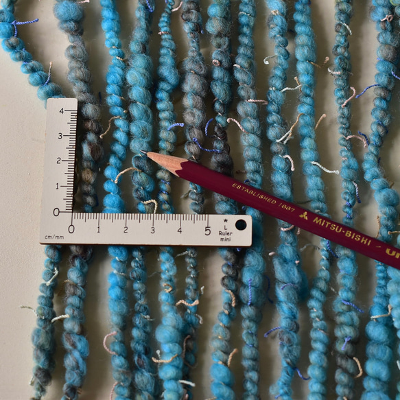 tenna + アートヤーン textured yarn 手つむぎ毛糸 手紡ぎ糸 青 約35g　#5069 9枚目の画像