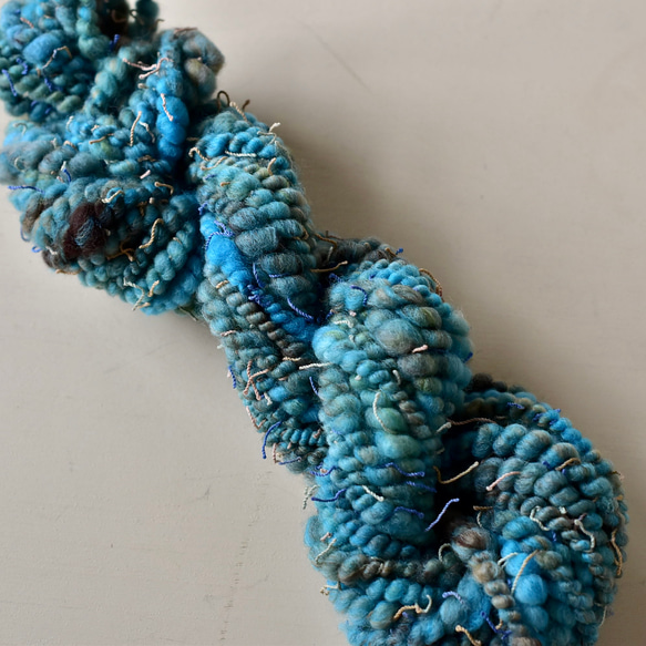 tenna + アートヤーン textured yarn 手つむぎ毛糸 手紡ぎ糸 青 約35g　#5069 6枚目の画像