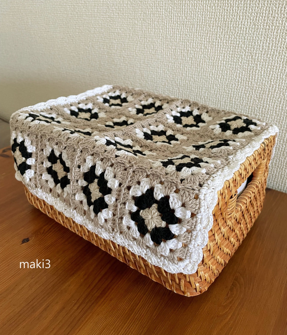 ハンドメイド　グラニー　ラグ モチーフ編み グラニースクエア シック（グレージュ亜麻色ベース