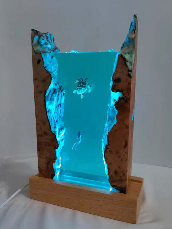 环氧树脂灯resin lamp/深潜水邂逅海龟/微缩景观手工夜灯 第4張的照片