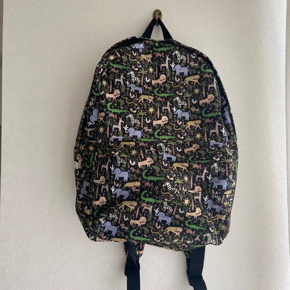 完売！【リバティ】ルイズジャングル・動物柄リュックサック・大人