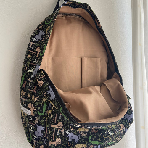 完売！【リバティ】ルイズジャングル・動物柄リュックサック・大人