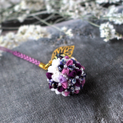 ❁紫・桜色ブーケ根付けストラップ・大人かわいいつまみ細工