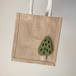 【送料込み】北欧　ナチュラル　ジュートバッグ　1枚　自然　山　木　シンプル　ランチバッグ　トート　刺繍　ギフト 12枚目の画像