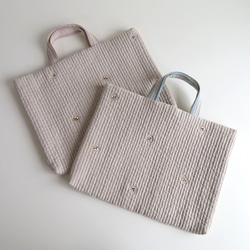 ヌビ布×くま刺繍のレッスンバッグ~持ち手2色からご選択 ヌビ布×くま刺繍のレッスンバッグ~持ち手2色からご選択