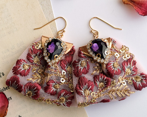 ラスト在庫/ダークローズカラー・インド刺繍リボン大ぶりピアス 