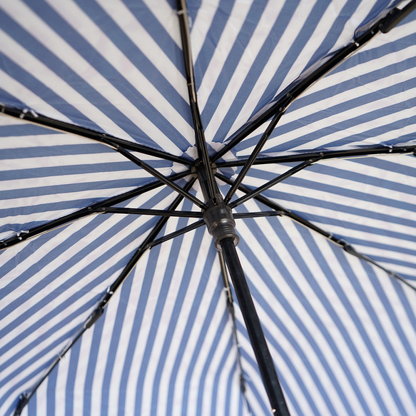 竹ハンドルの折りたたみ傘  晴雨兼用 stripe navy 162001 日傘 雨傘 ストライプ ネイビー 6枚目の画像
