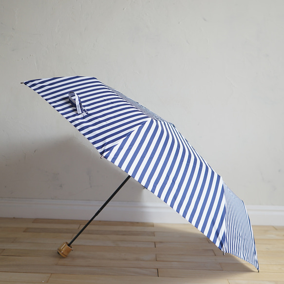 竹ハンドルの折りたたみ傘  晴雨兼用 stripe navy 162001 日傘 雨傘 ストライプ ネイビー 3枚目の画像