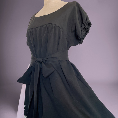 黒留袖 差し色ギャザーワンピース フォーマル 着物リメイク 演奏会