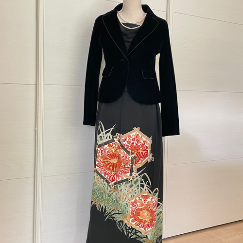 黒留袖リメイク 六角格子に朱の花々 ロングスカート 正絹 フリーサイズ