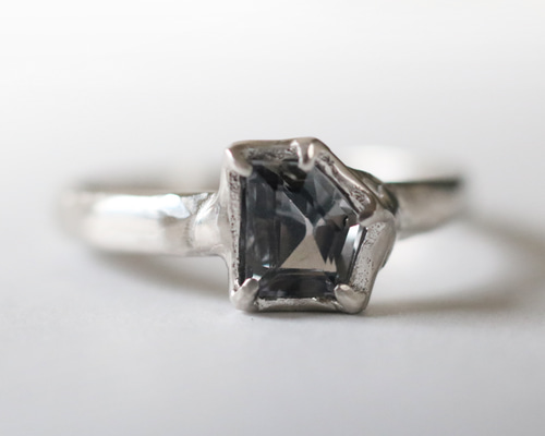 ★最終値下げ★ピンクスピネル リング プラチナ Pt900 7号 宝石つむり ピンクスピネルリング ホットピンク 0.83ct Pt900 ジュエリー