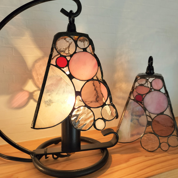 注文制作【シャボン玉テーブルランプ】ステンドグラス　ピンク　ふんわりと癒やされるランプ♪希少ドイツ製ガラス他　再販 3枚目の画像