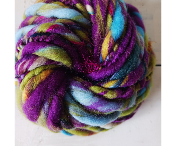 アートヤーン(267)約27g 772円 アートヤーン(247) 約57g 1630円