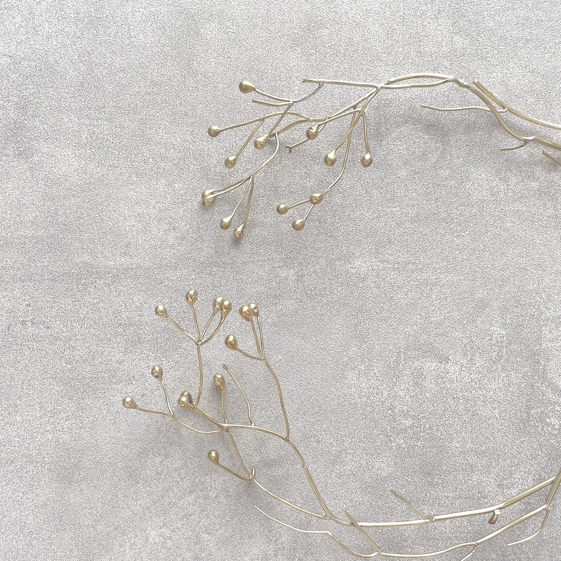 『野薔薇』真鍮のバラの実のリース　18cm