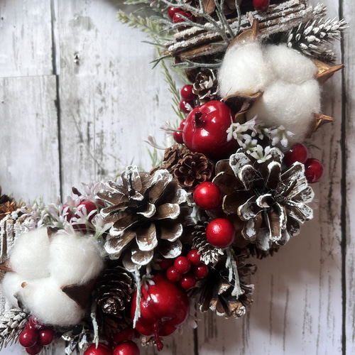 クリスマスリース 26cm×23cm Xmas Amazon.co.jp: [dhiuebc] クリスマスリース 花輪 豪華 松ぼっくり