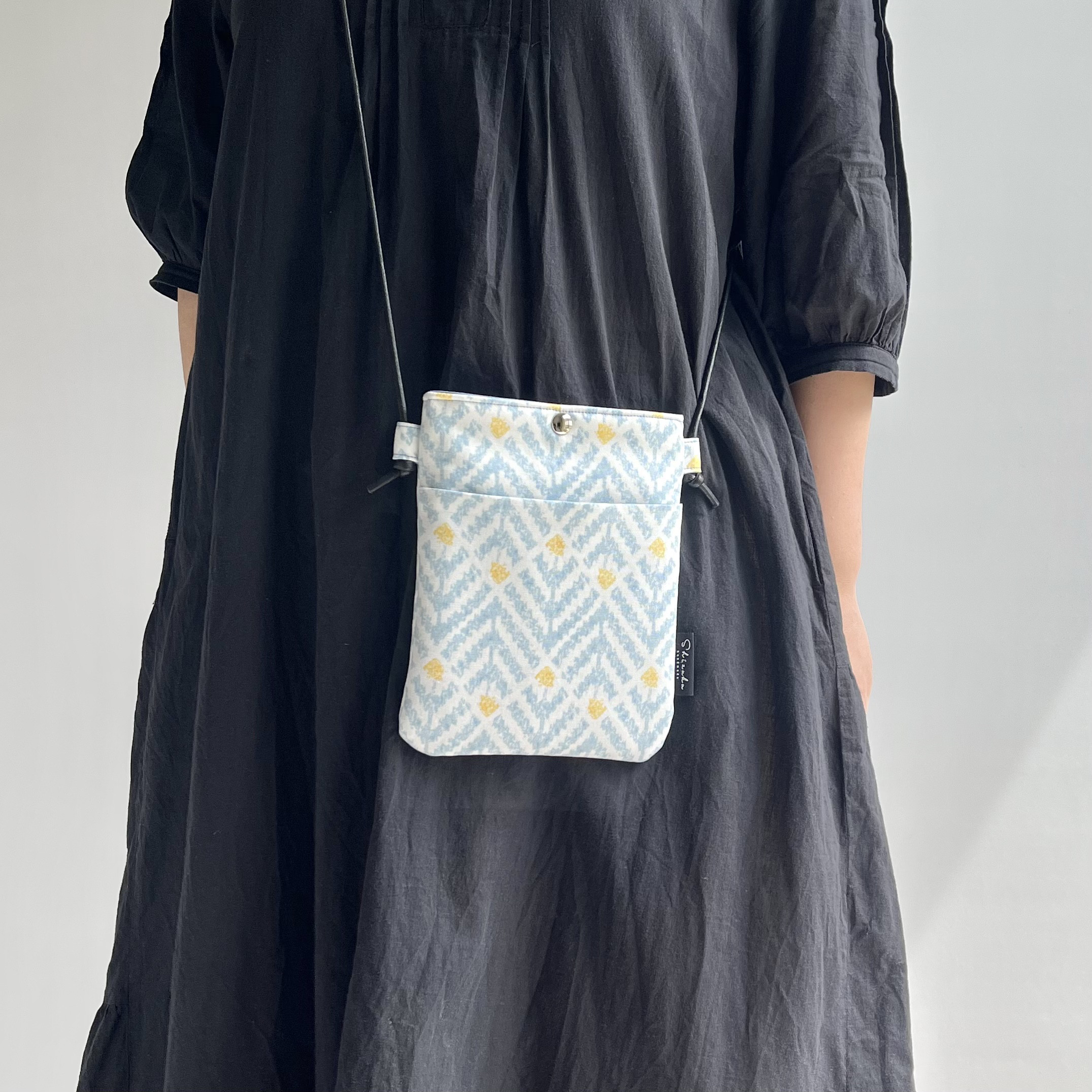 手ぶらでお出かけミニポシェット 秋めく野原 - pelkur.com 