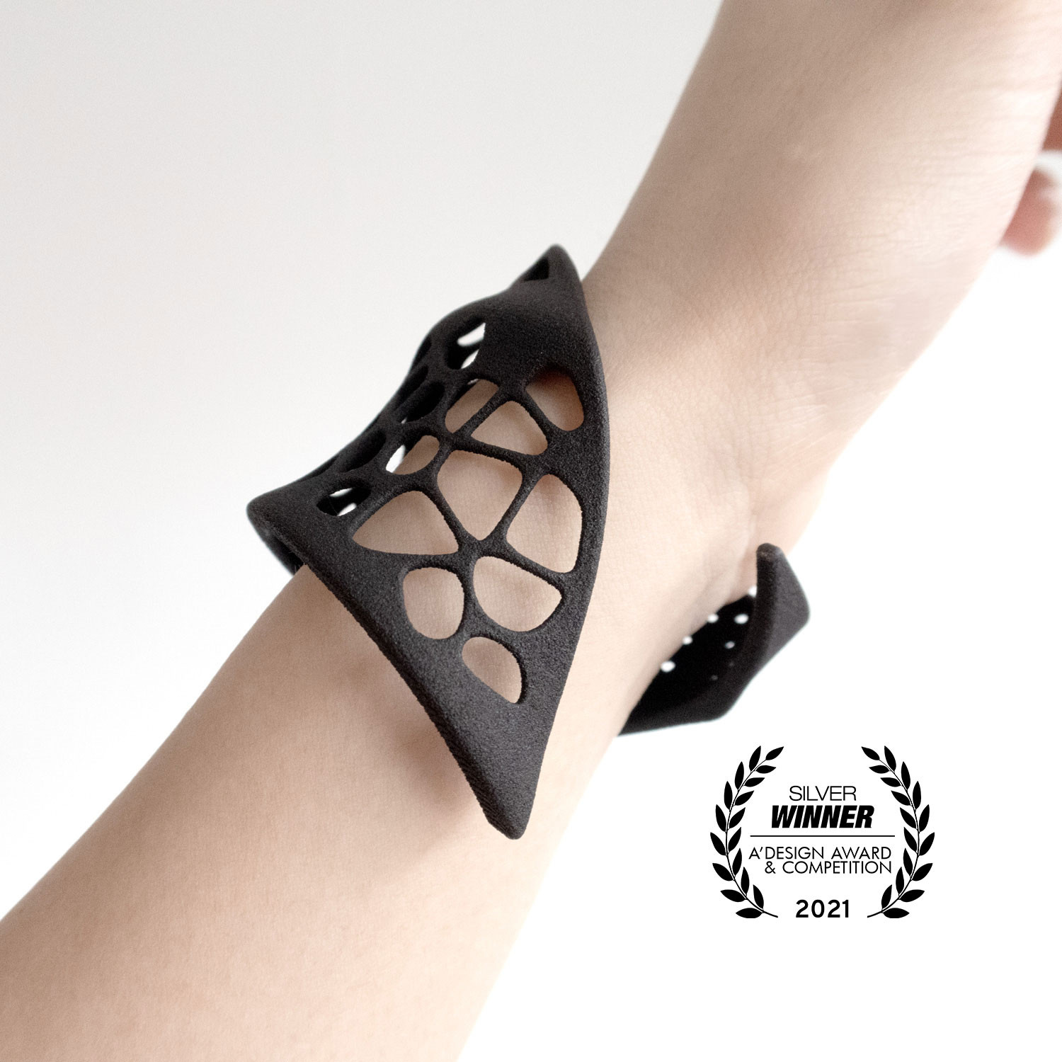 アートバングル 黒 モードファッション 12,936円