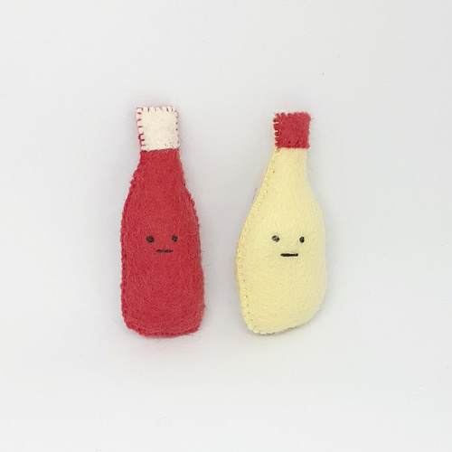 フェルトマスコット 刺繍 ブローチ マヨネーズ ブローチ おぢ 通販