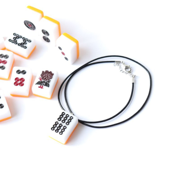 選べるトップ 麻雀牌 コードネックレス チョーカー ブラック 2枚目の画像
