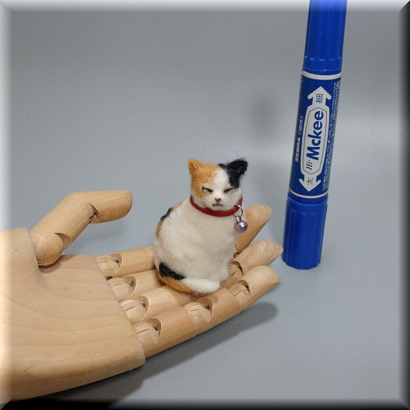 羊毛フェルト　小さな猫　三毛猫さん　ネコ　ねこ　猫フィギュア 1枚目の画像