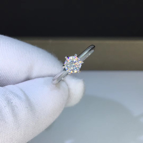 0.5カラット 】輝く モアサナイト ダイヤ リング K18WG 指輪・リング  