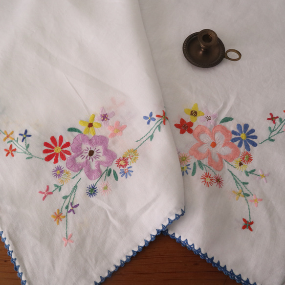 フランスの手仕事/カラフルなお花の手刺繍 大判サイズ テーブル