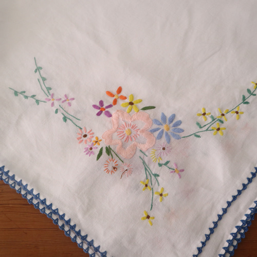 フランスの手仕事/カラフルなお花の手刺繍 大判サイズ テーブル