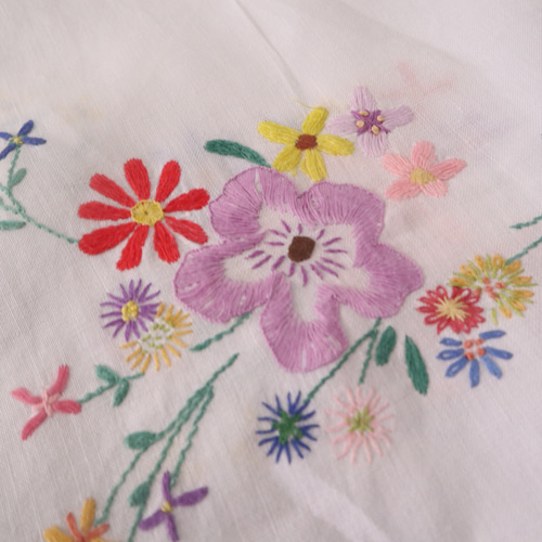 フランスの手仕事/カラフルなお花の手刺繍 大判サイズ テーブル