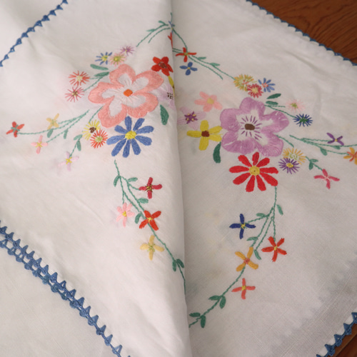 ヴィンテージ刺繍クロス リネン 花柄刺繍テーブルクロス 色とりどり
