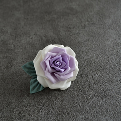 薔薇 コサージュ ✤ ブローチ　クリップピン　紫　入学式　卒業式　フォーマル　つまみ細工　髪飾り 1枚目の画像