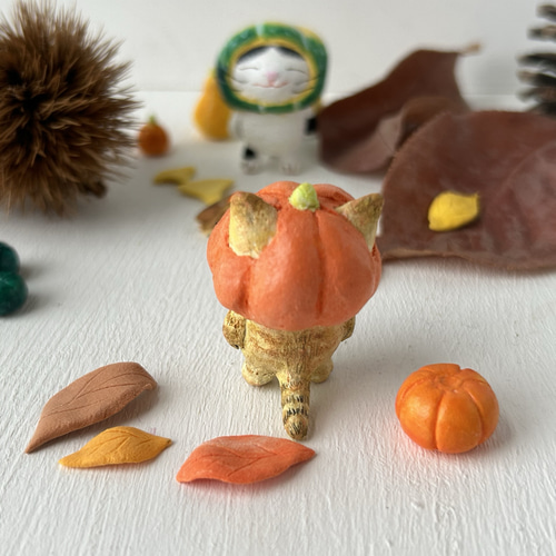 カボチャをかぶった猫さん（キジトラ） その他置物 松岡 ぜんぶ 通販