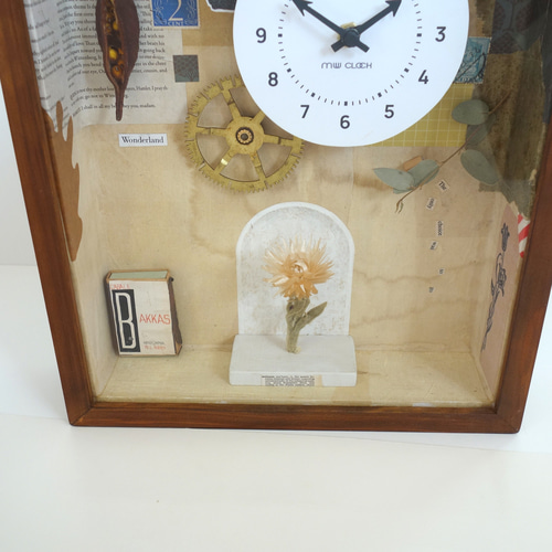 BOX ART CLOCK M002 箱の中の世界、時を味わい楽しむ時計 ARTな